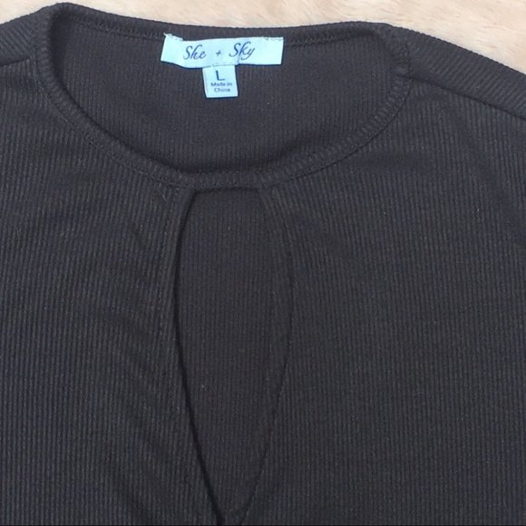 She and Sky Black Keyhole Ribbed Top Size Large - Picture 3 of 6